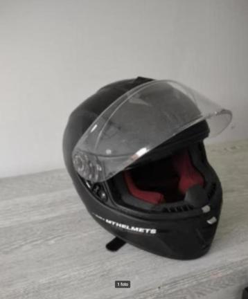 Motorhelm beschikbaar voor biedingen