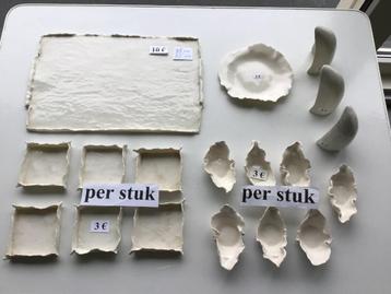 zelfgemaakte schaal en hapjes schaaltjes in porselein beschikbaar voor biedingen