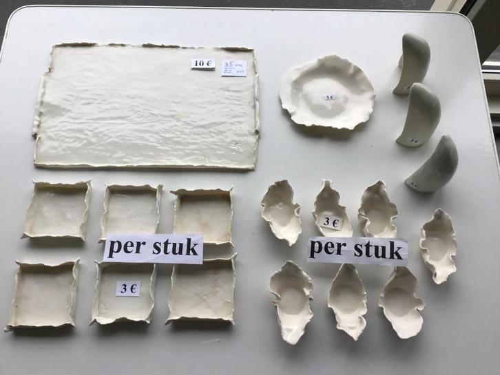 zelfgemaakte schaal en hapjes schaaltjes in porselein, Antiek en Kunst, Antiek | Porselein, Ophalen of Verzenden