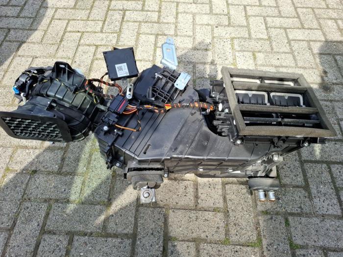 Kachelhuis van een Volkswagen Transporter, Auto-onderdelen, Airco en Verwarming, Volkswagen, Gebruikt, 3 maanden garantie, Ophalen of Verzenden