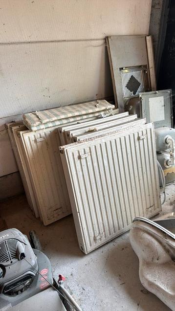 Diverse radiatoren te koop, in één lot beschikbaar voor biedingen