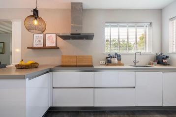 Moderne greeploze hoekkeuken+GEDEMONTEERD-Direct beschikbaar beschikbaar voor biedingen