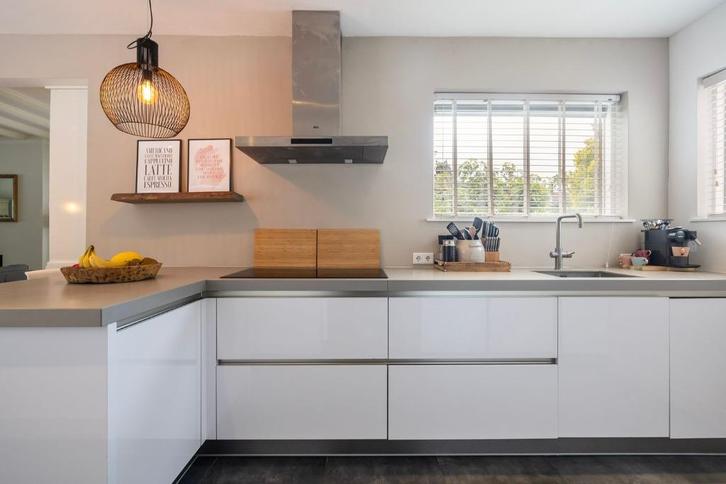 Moderne greeploze hoekkeuken+GEDEMONTEERD-Direct beschikbaar, Huis en Inrichting, Keuken | Complete keukens, Zo goed als nieuw