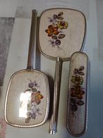 Ensemble de toilette vintage datant des années 1950-1960., Enlèvement ou Envoi