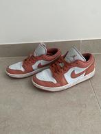 Nike Air Jordan 1 Low sneakers 38,5, Ophalen, Zo goed als nieuw, Sneakers