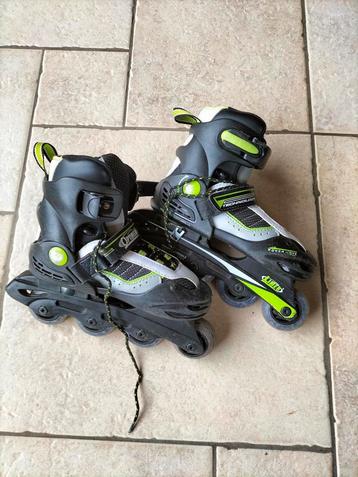 Inline skates + bescherming / verstelbaar / maat 32-35 beschikbaar voor biedingen