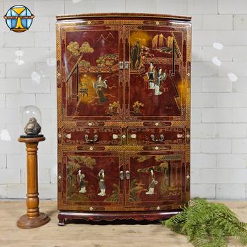 Vintage Chinese kast rood en goud / traditioneel tafereel  beschikbaar voor biedingen