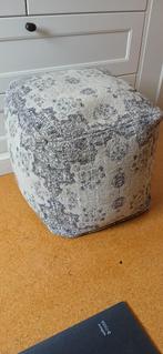 poef met bijbehorend kussen, Huis en Inrichting, Zetels | Voetbanken en poefs, Ophalen, Minder dan 50 cm, Vierkant, Minder dan 50 cm