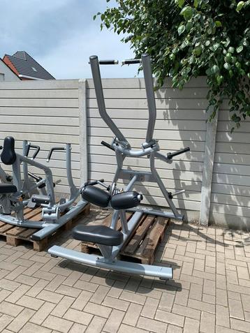 Matrix plate loaded pulldown fitness beschikbaar voor biedingen