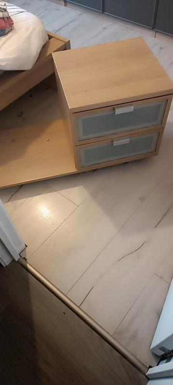Tables de nuit sur roulettes  beschikbaar voor biedingen
