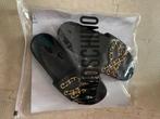 Chaussons H&M x Moschino avec détails en cuir taille EU38/39, Vêtements | Femmes, Chaussures, Neuf, Enlèvement ou Envoi, Moschino