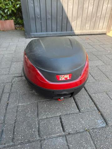 Scooter  koffer bak met sleutel erbij beschikbaar voor biedingen