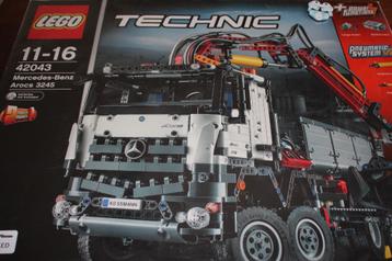 LEGO  Mercedes-Benz Arocs 3245 (42043) beschikbaar voor biedingen