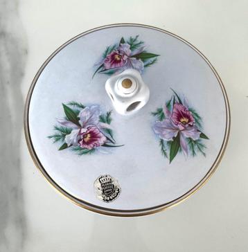 Vintage Flora Gouda plateel handbeschilderd Bonbonnière/ sch beschikbaar voor biedingen