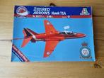 Italeri Red Arrows Hawk T1A, Hobby en Vrije tijd, Modelbouw | Vliegtuigen en Helikopters, Nieuw, Groter dan 1:72, Ophalen of Verzenden