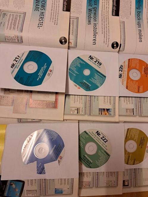 60 PC active magazines met CD met software 2002-2009, Computers en Software, Overige Computers en Software, Zo goed als nieuw