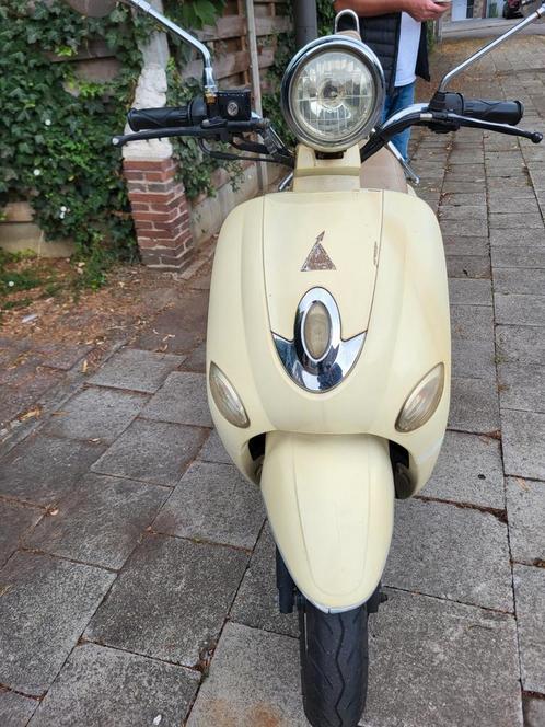 Pisa brommer ( B klassen), Fietsen en Brommers, Scooters | Overige merken, Gebruikt, Benzine, Ophalen