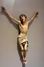 Antieke, religieuze crucifix met handgeschilderde Corpus, Antiek en Kunst, Antiek | Religieuze voorwerpen, Ophalen of Verzenden