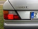 Mercedes 200E Oldtimer Uitzonderlijk proper !, Auto's, 87 kW, 4 cilinders, Bedrijf, Grijs