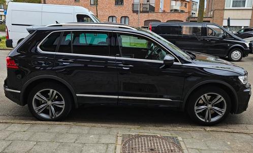 Tiguan/pano dak/automat. parkeren/zetel-stuur verw., Auto's, Volkswagen, Particulier, Tiguan, 360° camera, 4x4, ABS, Achteruitrijcamera