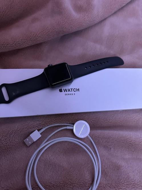 Apple watch serie 3, Handtassen en Accessoires, Smartwatches, Gebruikt, iOS, Zwart, Afstand, Calorieverbanding, Conditie, GPS