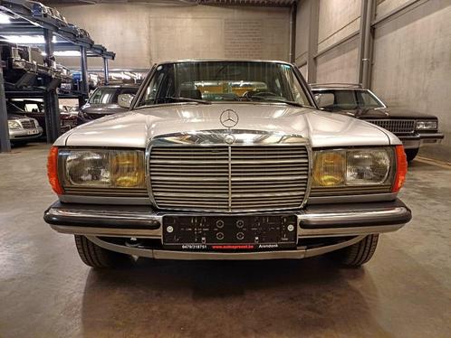 Mercedes 300D**W123**weinig km**top staat!!!, Auto's, Mercedes-Benz, Bedrijf, Te koop, 300-Serie, Centrale vergrendeling, Elektrische ramen