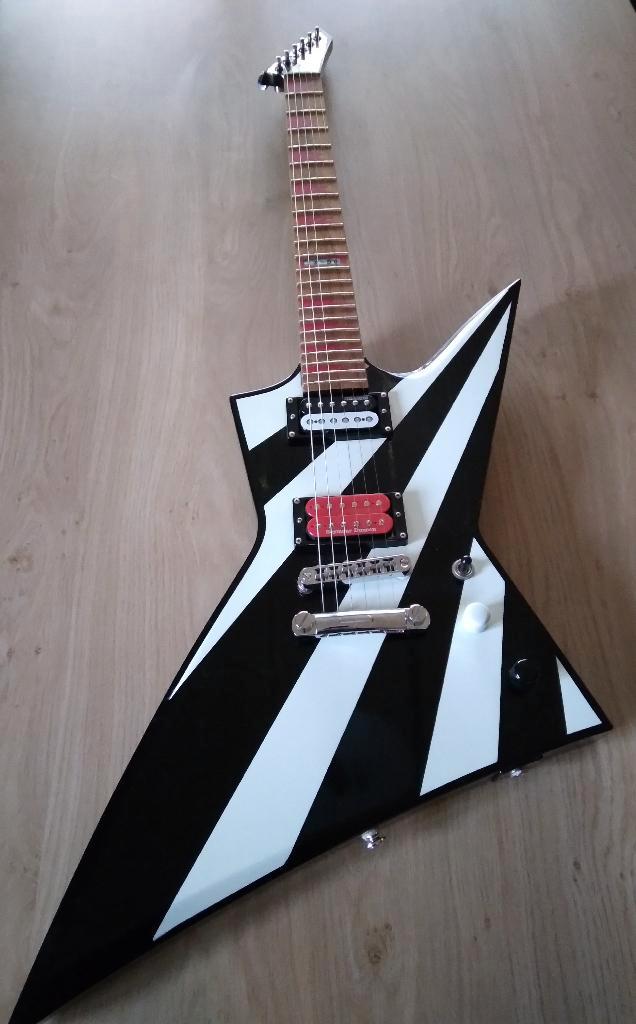 Customized gitaren te koop, Muziek en Instrumenten, Snaarinstrumenten | Gitaren | Elektrisch, Zo goed als nieuw, Solid body, Overige merken