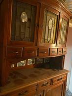 Antieke kast met glasraampjes en wit zwart tegels, Antiek en Kunst, Ophalen