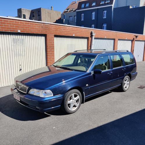 Volvo V70 2.5D, Auto's, Volvo, Particulier, V70, Diesel, Euro 4, Break, 5 deurs, Handgeschakeld, Blauw, Beige, Voorwielaandrijving