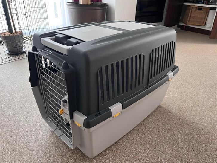 Trixie Bench Kunststof Gulliver 72cm - als nieuw, Dieren en Toebehoren, Hondenbenches, Zo goed als nieuw, Ophalen