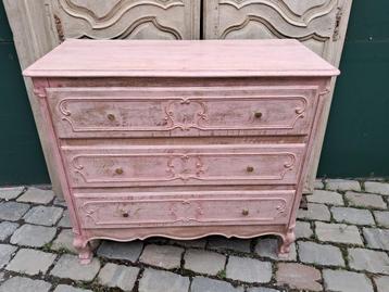 Commode-ladekast- eik beschikbaar voor biedingen