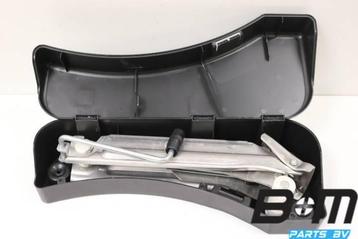 Krik met opbergvak Audi A8 4E beschikbaar voor biedingen