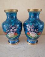 Vases cloisonnés, Enlèvement