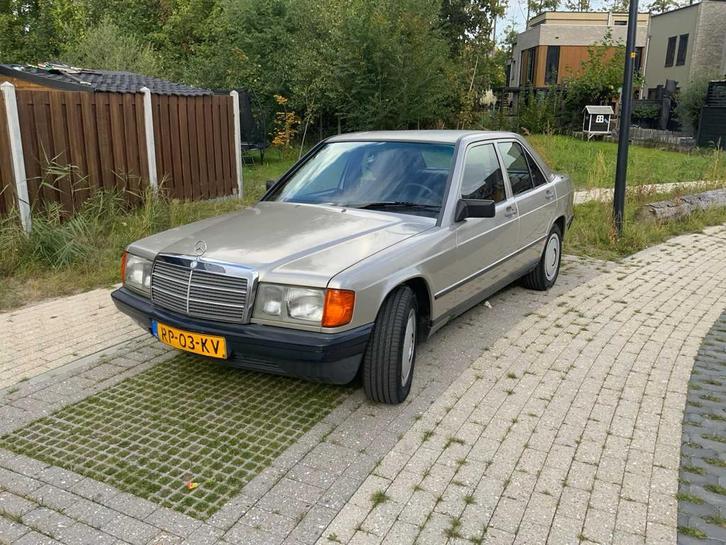 1986 Mercedes-benz 190E Oldtimer, Auto's, Oldtimers, Bedrijf, Mercedes-Benz, Overige brandstoffen, Overige carrosserie, Automaat