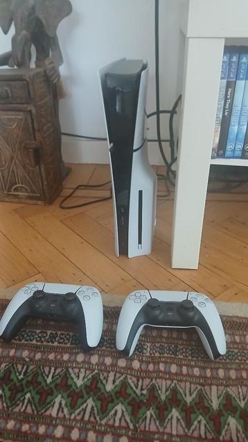 PS5 Console | compatibel met PS4 spellen + 2 controllers  beschikbaar voor biedingen