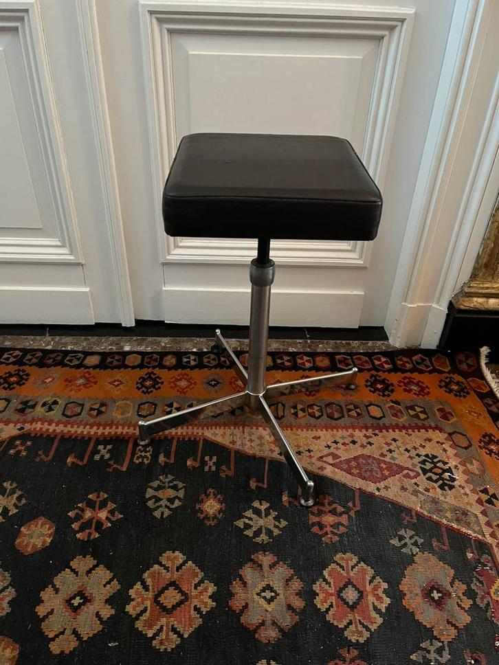 VINTAGE KRUK CHROOM VIERKANTE ZIT STOEL MOOI!, Huis en Inrichting, Krukjes, Zo goed als nieuw, Ophalen