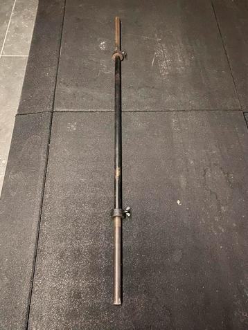 Halterstang barbell lengte 160cm en diameter 30mm disponible aux enchères