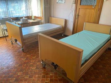 2 lits médicaux neufs complètement équipés et 1 anti-escarre beschikbaar voor biedingen