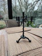 Chandelier en étain, Enlèvement