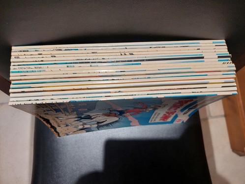 TUNIQUES BLEUES 1 à 16 - rééd 1977 à 82 - TBE -5,5 eur piece, Boeken, Stripverhalen, Ophalen of Verzenden