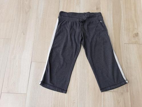 Pantalon de jogging - Bermuda taille 44 *Domyos* Très bon ét, Vêtements | Femmes, Vêtements de sport, Comme neuf, Autres types