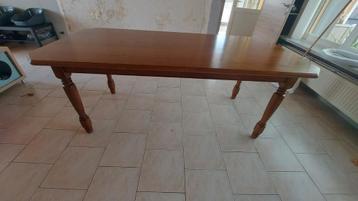 Eiken eettafel en 6 stoelen  beschikbaar voor biedingen