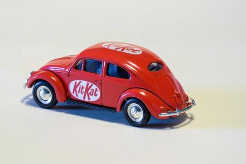 VW kever KitKat schaalauto 1/43 - Volkwagen Die-cast Corgi, Collections, Marques automobiles, Motos & Formules 1, Comme neuf, Voitures