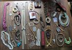 Lot van +- 2 kg  juwelen, Handtassen en Accessoires, Kettingen, Ophalen of Verzenden, Gebruikt