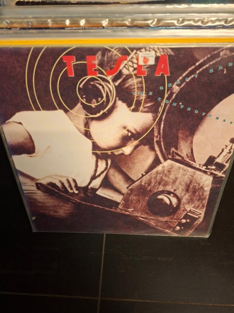 lp - tesla - the great radio controversy - vak 14, Ophalen of Verzenden, Zo goed als nieuw