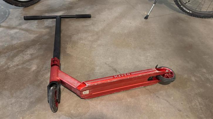 Trottinette freestyle MAVEN, Vélos & Vélomoteurs, Trottinettes, Utilisé, Step simple, Enlèvement ou Envoi