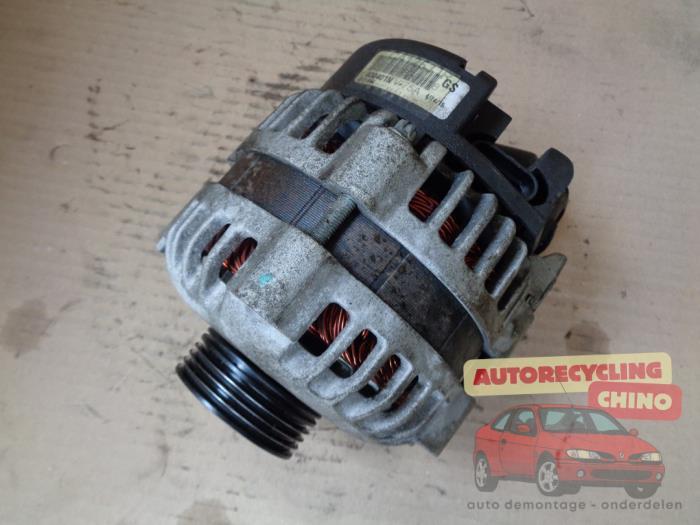 Dynamo van een Renault Twingo, Auto-onderdelen, Motor en Toebehoren, Renault, Gebruikt, 3 maanden garantie, Ophalen of Verzenden