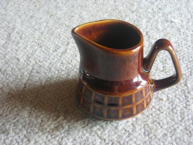 Bruin melkkannetje, Antiek en Kunst, Antiek | Servies los, Ophalen of Verzenden