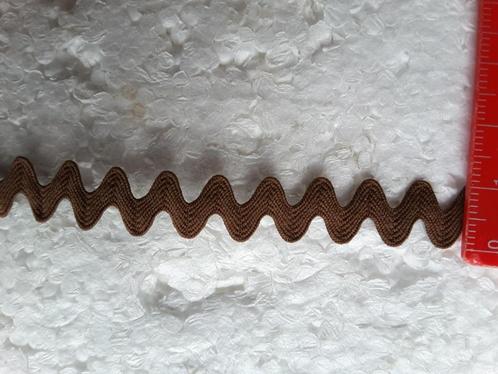 ruban serpentine zig zag 12 mm brun marron GS1294, Hobby en Vrije tijd, Naaien en Fournituren, Nieuw, Ophalen of Verzenden