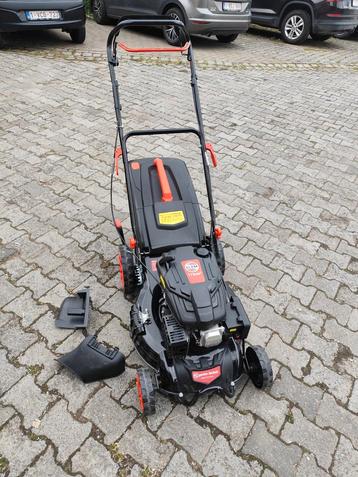 Tondeuse autotractée neuve 2023  beschikbaar voor biedingen